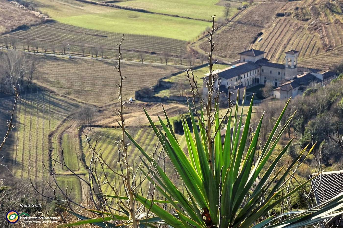 70 Zoom sul Monastero di Astino dal Castello di San Vigilio.JPG